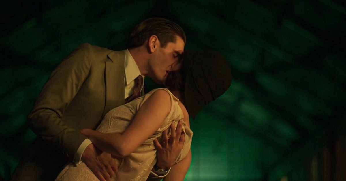 Las Chicas Del Cable Carlota Y Sara Beso